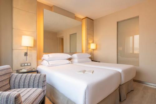 Standard Double or Twin Room image 3