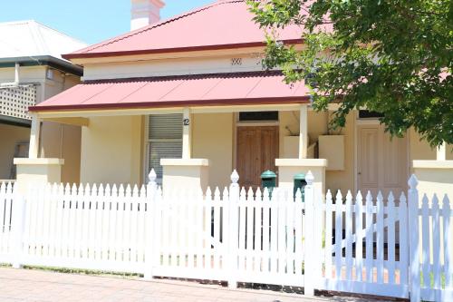 Beachside Cottage Glenelg Sth