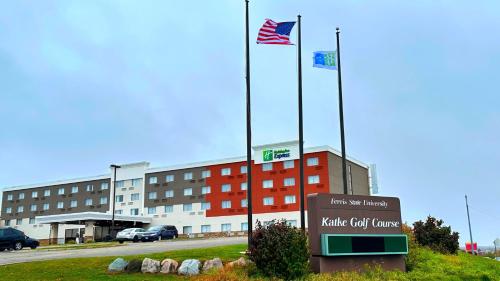 Holiday Inn Big Rapids an IHG Hotel - image 8
