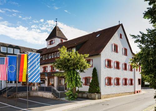 Wirtshaus & Hotel Goldener Greif in Edelsfeld, Deutschland