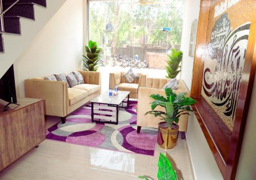 Hotel Deluxe Johar Town Lahore - image 14