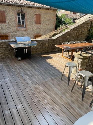 Magnifique gîte 75M2 avec terrasse 30m2, piscine, terrain de pétanque, et jardin en Cévennes