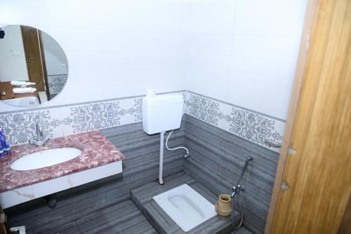 Hotel Deluxe Johar Town Lahore - image 6