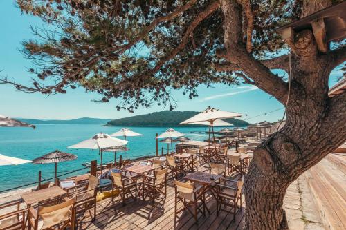 Restorāns, O-Tents by Obonjan Island Resort in Obonjan