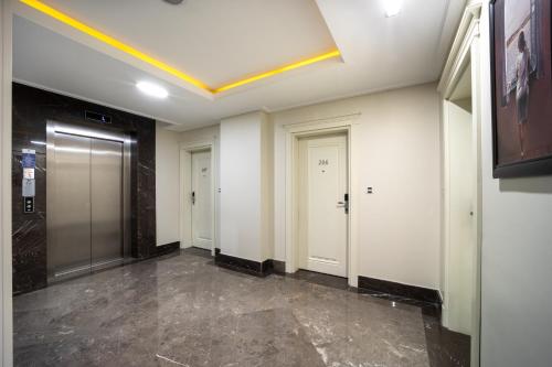 Recital Hotel - image 2