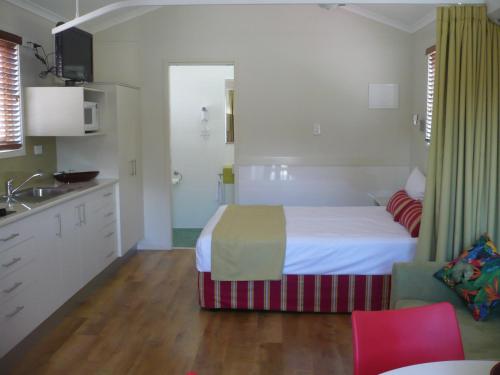 BIG4 Adventure Whitsunday Resort Ideally located in the Airlie Beach area, BIG4 Adventure Whitsunday Resort promises a relaxing and wonderful visit. The property offers a high standard of service and amenities to suit the individual 