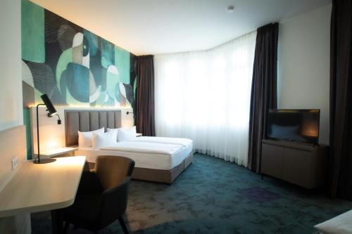 1 king bed, 1 sofa bed