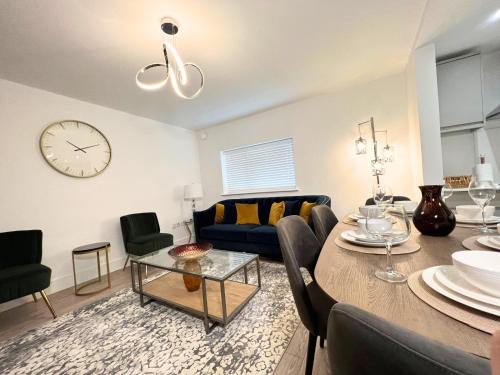 C3717, Luxury 2 bedroom flat in Wembley, London