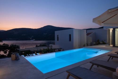 Úszómedence, Villa Sophia-Private Sea Access in Marantochori