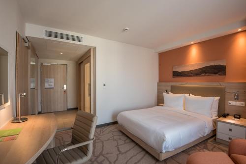 Hampton By Hilton Freiburg - image 8
