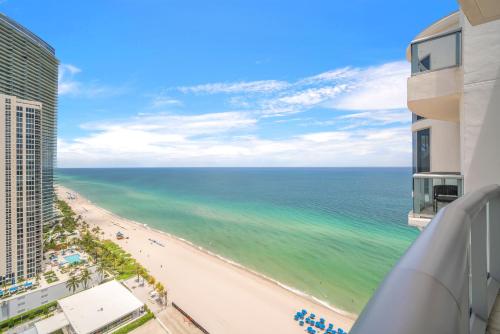 Marenas Beach Resort Sunny Isles PH Ocean View 1Bed 1Bath