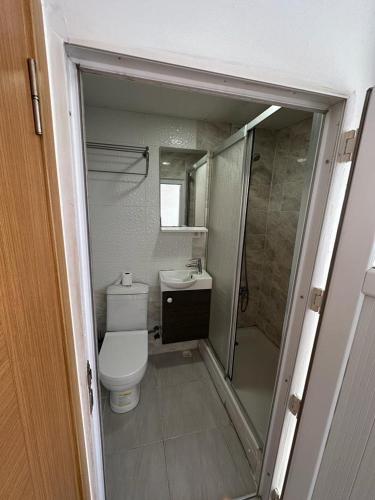 Standard Double or Twin Room image 1
