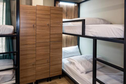 SOM Hostel Valencia Room Type - Bed in 8-Bed Mixed Dormitory Room