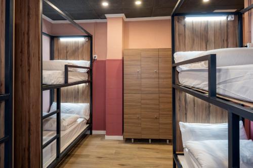 SOM Hostel Valencia - image 2