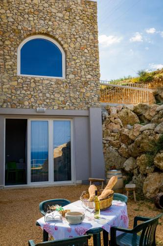 Villa Rosaria 2 Km from the RIserva Natural of the Zingaro