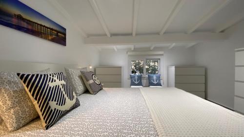 Luxury oceanfront villa in an idyllic location no1