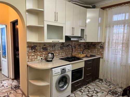 Красивая,уютная квартира Балкон с выдом на парк растений Ереване beautiful apartment Armenia