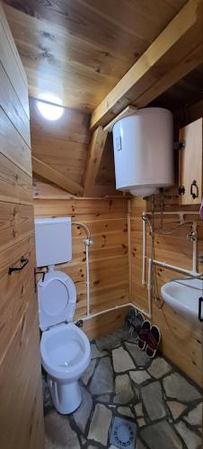 Bathroom, Eko katun Vranjak, koliba 28 in Dolovi Lalevića