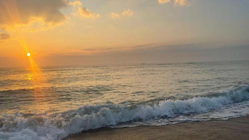 BareFootBay - Villa with Private Beach Access in 欽奈