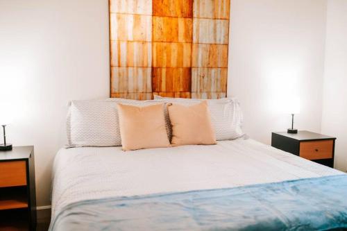 Cozy 3-Bed Athens Getaway, Right Near UGA! thumb 4