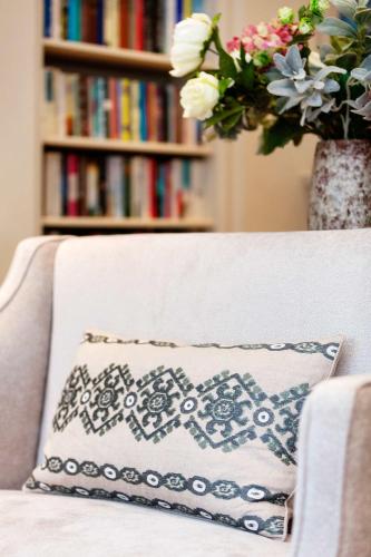 Veeve - Comfort in Kensington - image 4