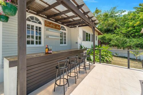 設施, Forever Summer Gorgeous 4BDR Villa with Pool Private Chef in 逍遙海灣