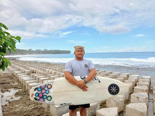 Nias Kristov Surf Camp in Botohilitano