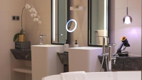 486593510 InterContinental Beijing Sanlitun by IHG
