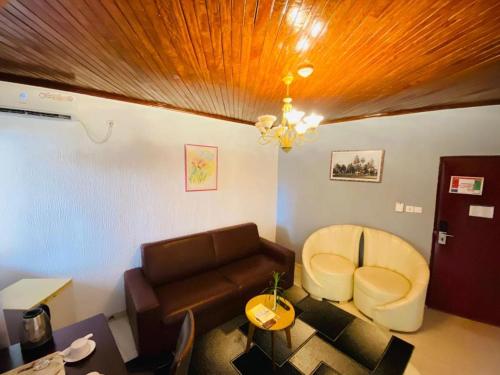 Dotări, Fini Hotel Bobende in Limbe