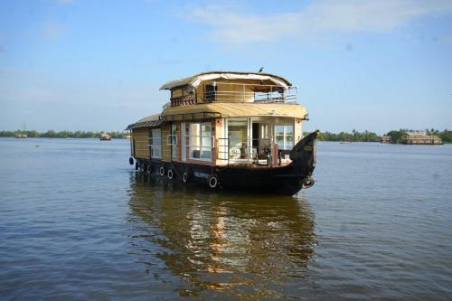 lakenestcruise
