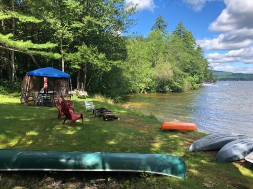 Little Loon Cottage and Beach on Webster Lake Little Loon Cottage and Beach on Webster Lake