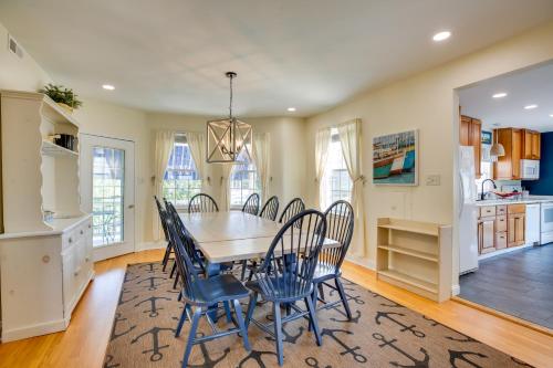 Spacious Jersey Shore Getaway Walk to Beach! in Wildwood, USA