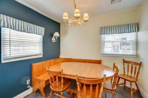 Spacious Jersey Shore Getaway Walk to Beach! in Wildwood, USA
