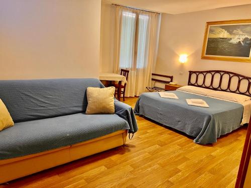 Hotel Canada – Venice, GA