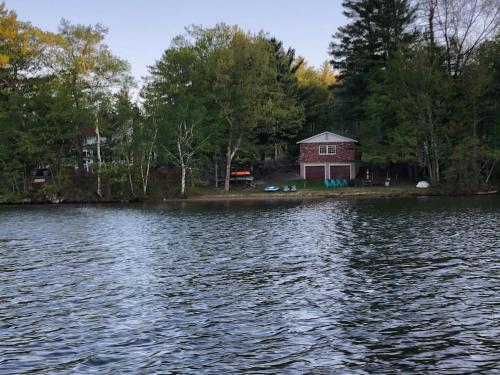 Little Loon Cottage and Beach on Webster Lake Little Loon Cottage and Beach on Webster Lake