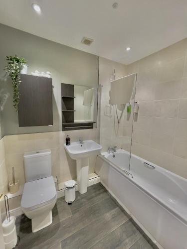 Monkbridge Mews Apartment - main image
