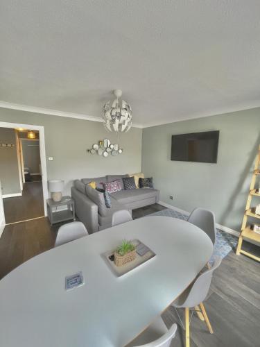 Monkbridge Mews Apartment - image 14