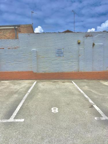 Monkbridge Mews Apartment - image 10