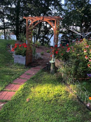 Little Loon Cottage and Beach on Webster Lake Little Loon Cottage and Beach on Webster Lake