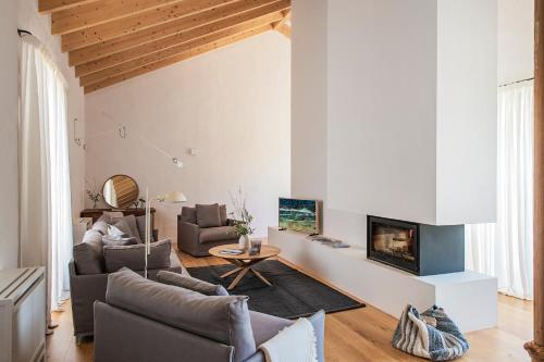 Book the Three-Bedroom Villa Three-Bedroom Villa