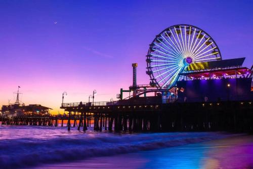 Blue Water Views Luxury Retreat Venice Beach in Los Angeles, USA