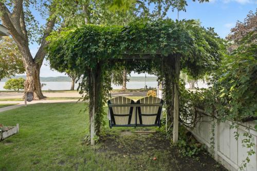Lake Pepin Waterfront Cottage - Steps to Beach! in Lake City, USA