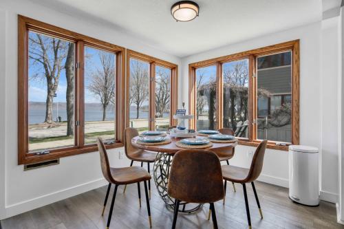 Lake Pepin Waterfront Cottage - Steps to Beach! in Lake City, USA