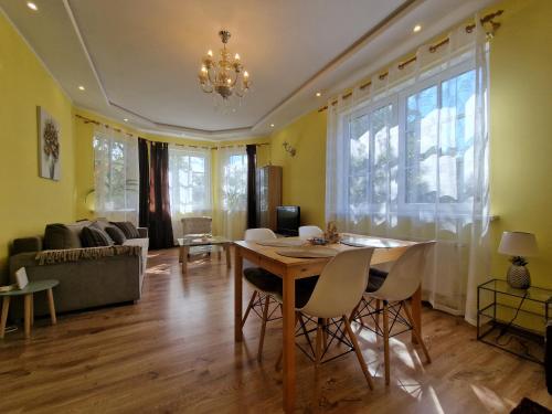 Boutigue city house with terrace and garden free parking, Riga (fotografie 9)