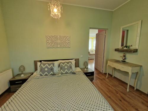 Boutigue city house with terrace and garden free parking, Riga (fotografie 6)