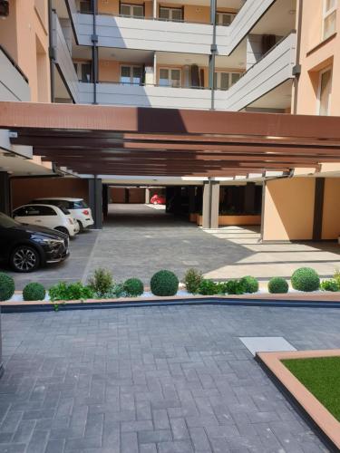 Realkasa Pool & Parking Flat