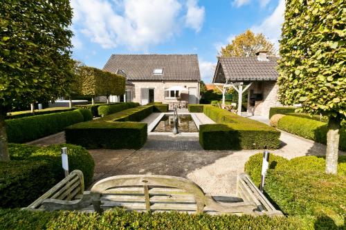Luxurious Villa 't Hof van Kalenberg cottage Verlaine