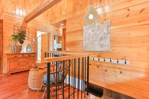 Iekārtas, Chalet Le Crépuscule SPA, BILLARD, FOYER, SENTIERS PRIVES (Chalet Le Crepuscule SPA, BILLARD, FOYER, SENTIERS PRIVES) in Chertsey (QC)