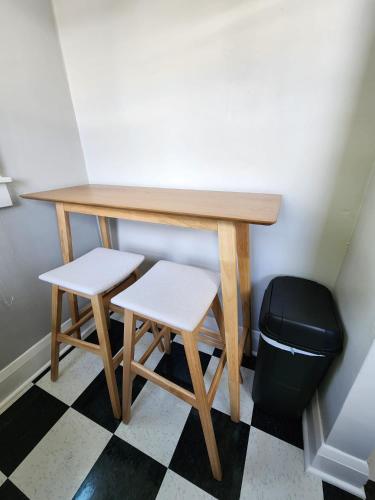 บริการและสิ่งอำนวยความสะดวก, Cozy Vintage Bungalow @Mills50 District in ออร์แลนโด้ อีสต์