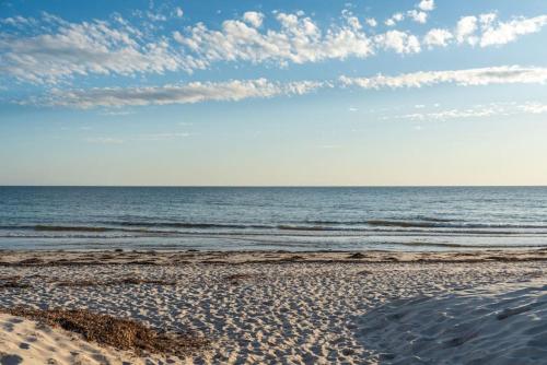 Strand, Level Up Henley in Henley Beach